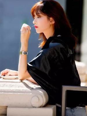 在團寵女主頭上暴扣