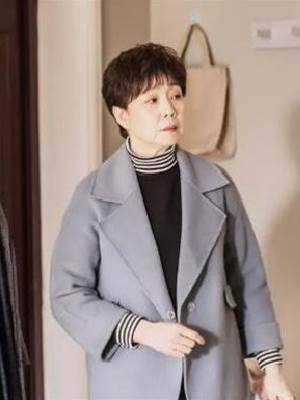 揭穿她的真面目