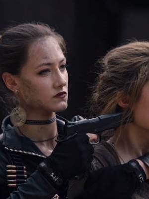 末日求生：女主的事情你少管