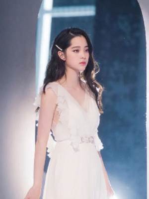 穿成虐文女主她女兒