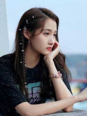 就被白富美室友欺負